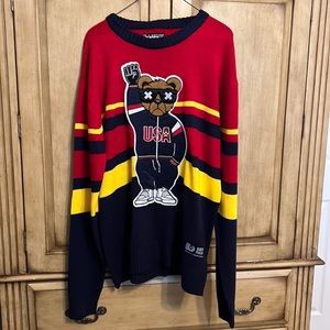 USA Black Pike sweater!